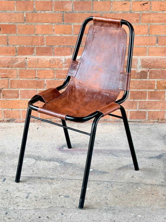 Set van 2 Vintage Les Arcs Stoelen van Charlotte Perriand | Dal Vera Cognac Lederen Stoel Jaren 70 (photo 8 of 8)