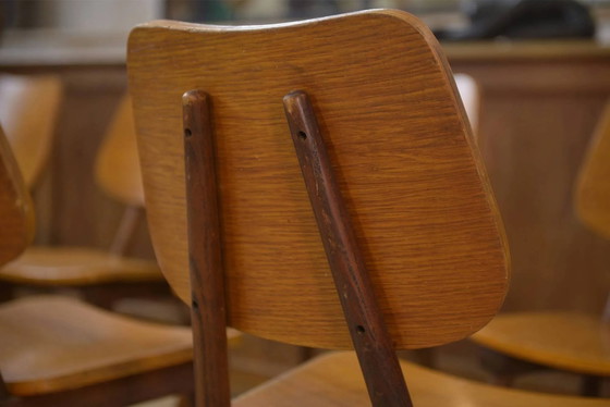 Set di 10 sedie in rovere degli anni '60. – Sedie da pranzo, Legno, Vintage (photo 9 of 11)