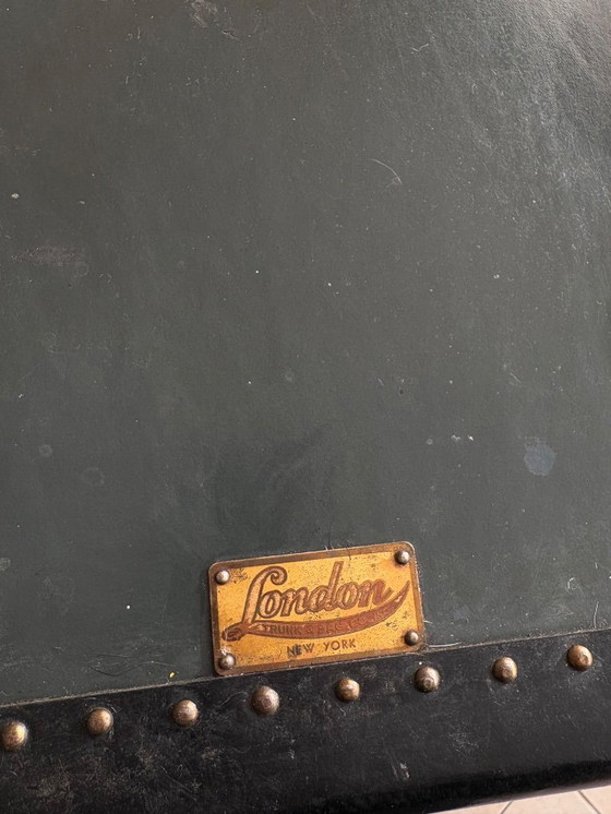 Image 1 of Oshkosh stoombootkoffer uit 1920