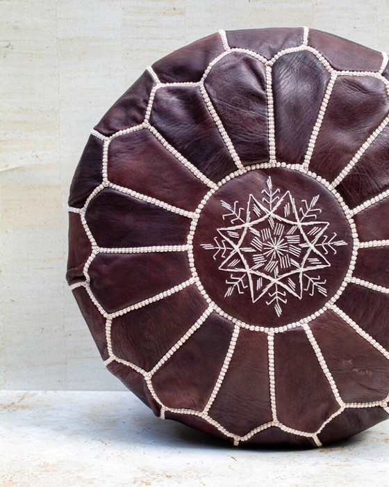 Image 1 of Pouf marocchino in pelle, realizzato a mano.