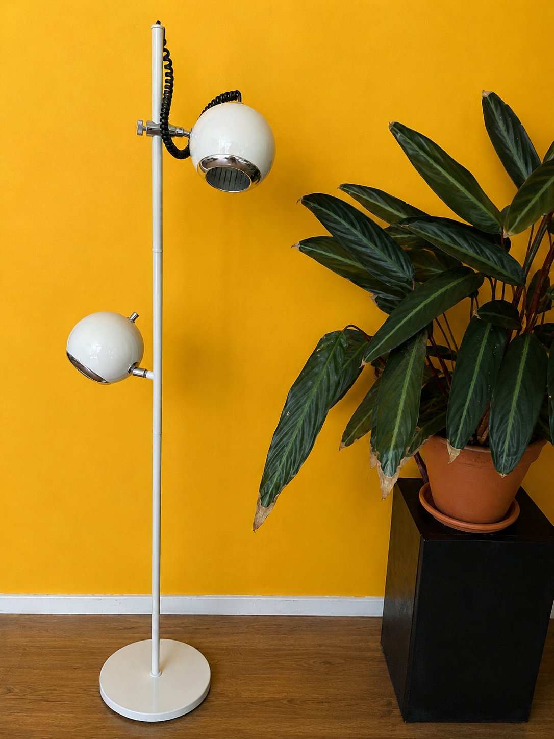 Second-hand Space Age Lighting (2,619) | Whoppah