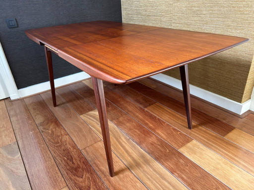 Table à manger - Louis van Teeffelen