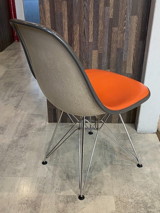 Image 1 of Chaise fibre de verre skai vinyl dsr eiffel orange greige eames herman miller vintage 50 60 70