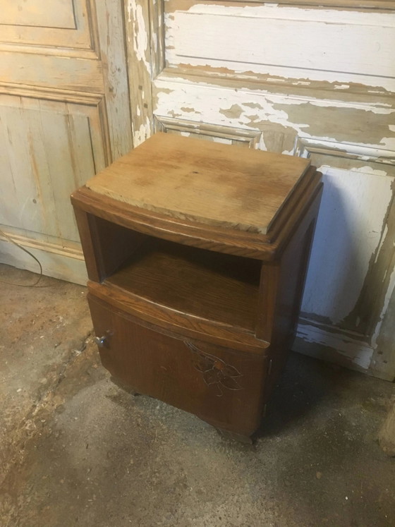 Table de chevet en chêne des années 1930/1940. – Tables de nuit, Vintage (photo 6 of 16)