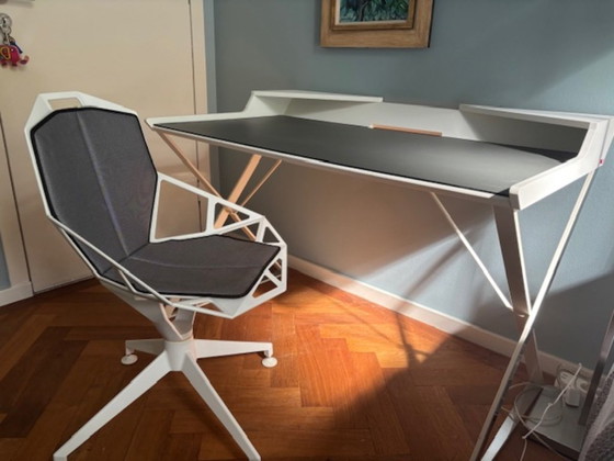 Image 1 of Escritorio Cattelan Italia Qwerty / Silla Magis One