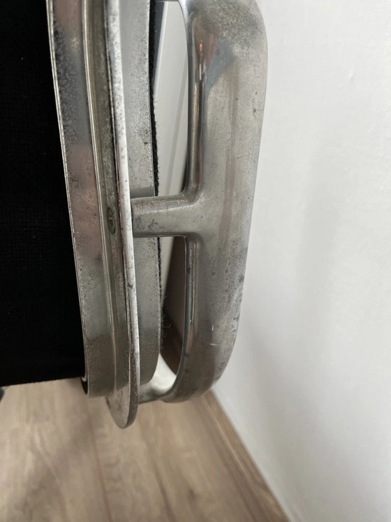 Vitra Eames EA117 - Vintage, not 5, but 4 legs – Swivel chairs, Aluminium (photo 11 of 19)