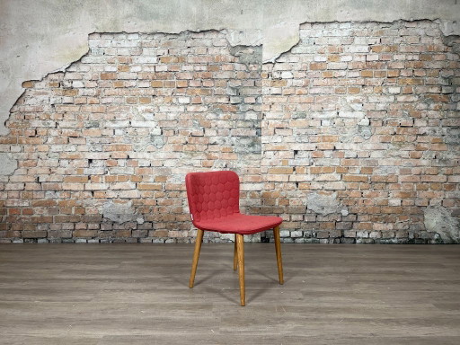 Sancal Tee – Korallenrotes Holz | José Manuel Ferrero – eetkamerstoelen, Textile, Wood (photo 2 of 12)