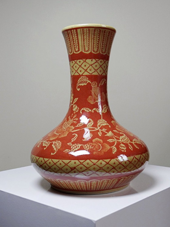 Image 1 of Chinese vase, 20th century, hand-painted ceramic, unusual shade of red