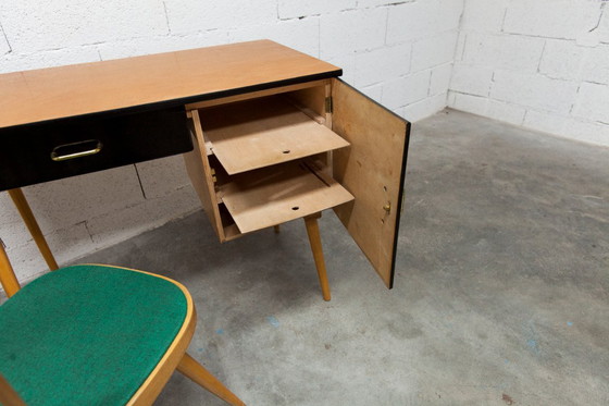 Image 1 of Baumann Schreibtisch und Stuhl, 1960er Jahre, Formica, Holz und Schwarz, grüner Sitz