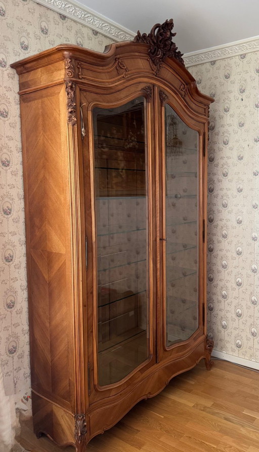 Magnifique grande vitrine de style néorococo, vers 1900-1930