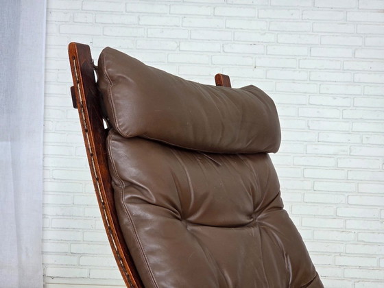 Image 1 of Années 1970, design norvégien d'Ingmar Relling, fauteuil lounge, modèle « Siesta ».