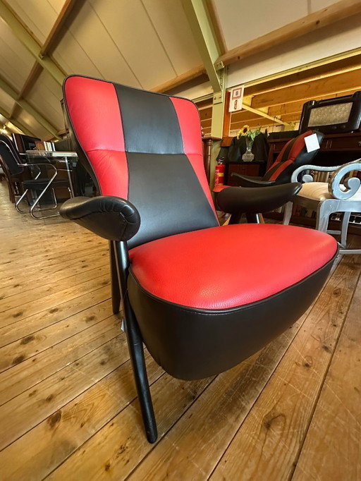 Artifort Hairpin Fauteuil (Model 105) nieuw gestoffeerd.