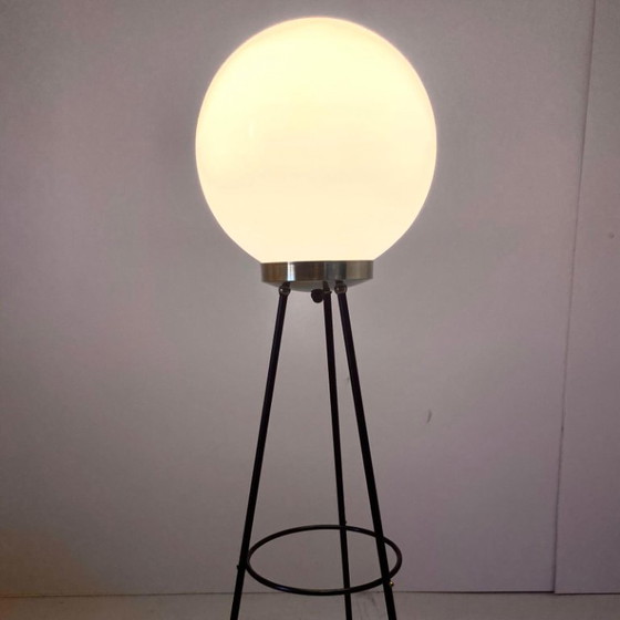Image 1 of 1 lampada da terra vintage Stilnovo, vetro opalino e ferro, Italia anni '50