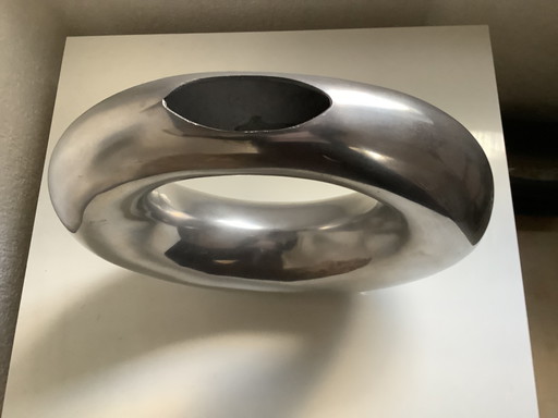Vase brutaliste