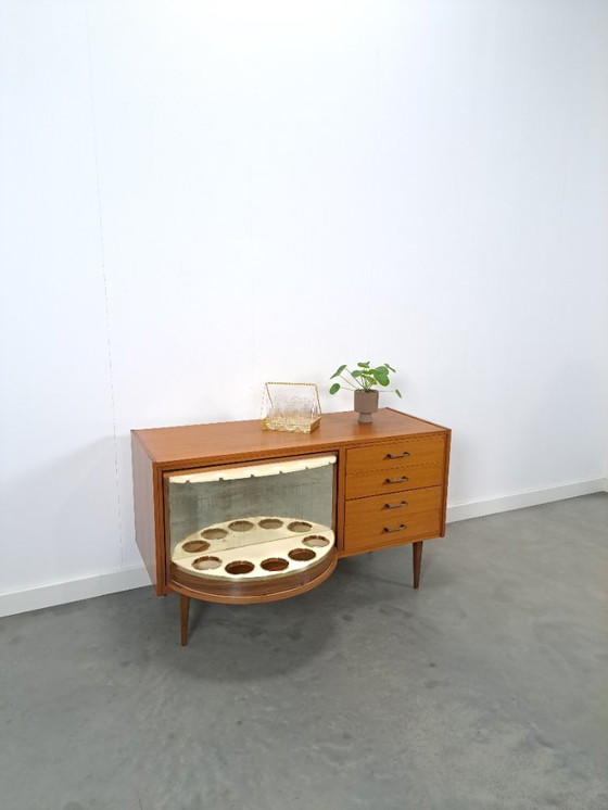 Image 1 of Aparador enchapado con barra giratoria y cajones, mueble bar