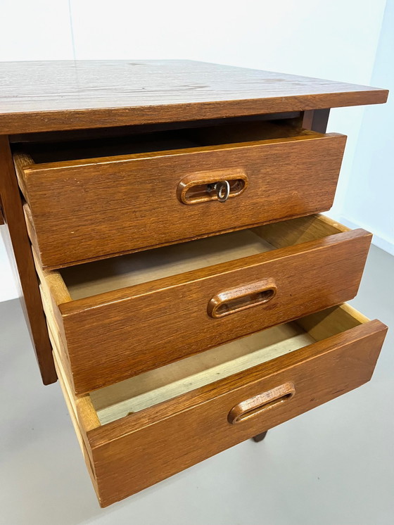 Image 1 of Scrivania danese in teak del 1960 ca