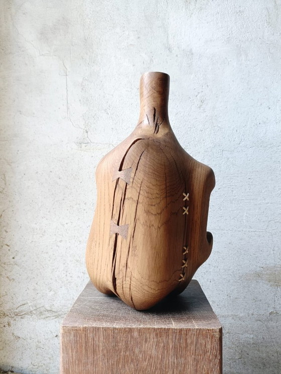 Image 1 of Vase/Skulptur aus geschnitzter massiver Eiche