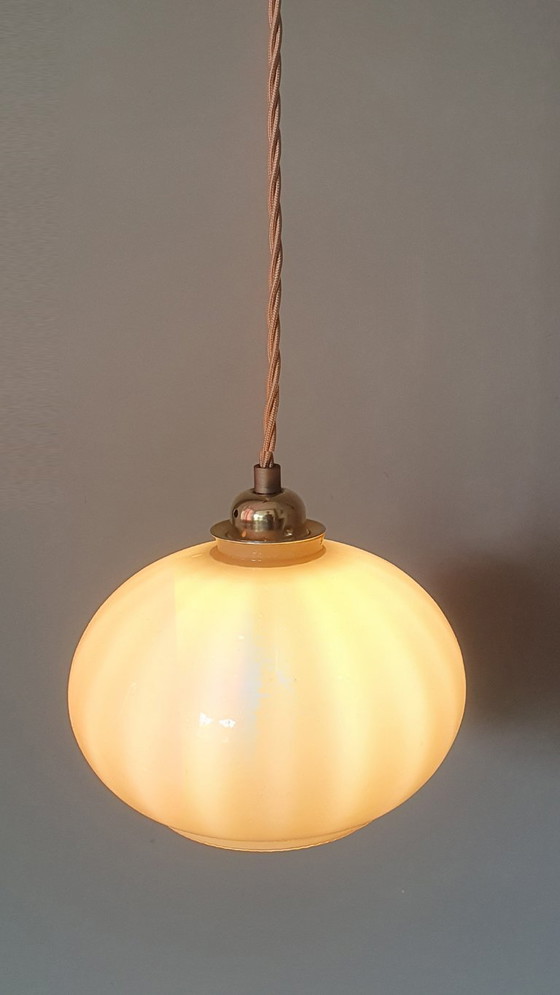Image 1 of Lampada a sospensione vintage in vetro opalino giallo pastello/arancione