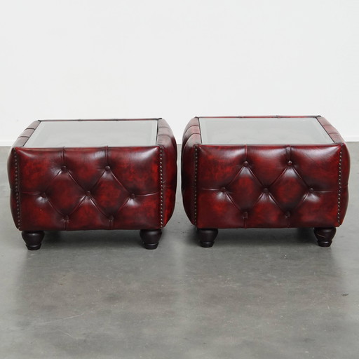 2 x table d'appoint/saloon chesterfield en cuir de boeuf rouge avec plateau en verre