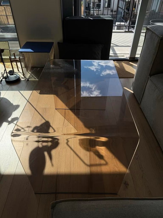 Image 1 of Table basse en plexiglas marron transparent