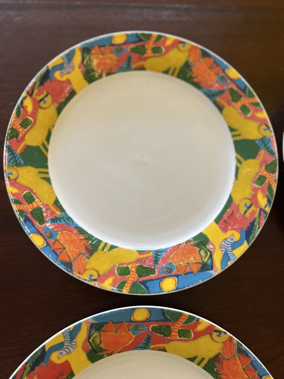 Image 1 of Corneille plates 4 large and 6 small l'ete commençant