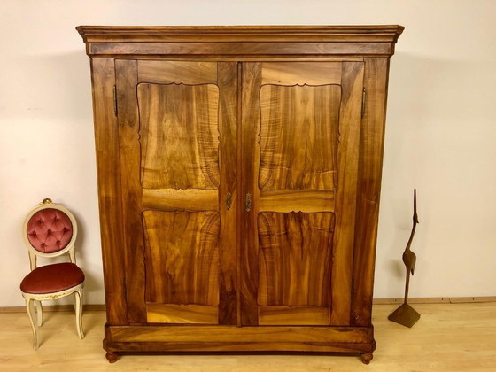 Image 1 of Antique Biedermeier wardrobe – solid walnut with pretzel-shaped compartments, circa 1850