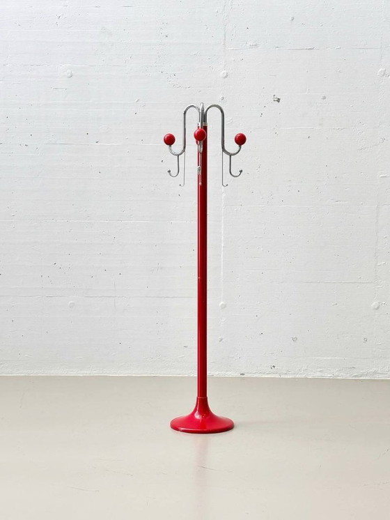 Image 1 of Armario de mediados de siglo de LHT Bologna en rojo.