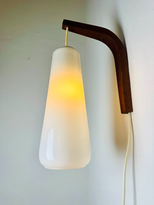 Zylinder Wandleuchte aus Milchglas von Michael Bang für Holmegaard, Dänemark, 1980er Jahre