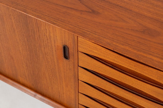 Image 1 of Zeldzaam “OS29” dressoir van Arne Vodder voor Sibast (Denemarken, jaren 50).