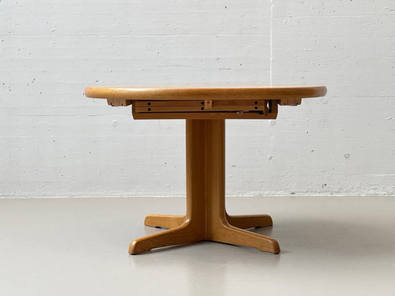 Image 1 of Round extendable dining table made of light-colored solid beech wood, 1970s