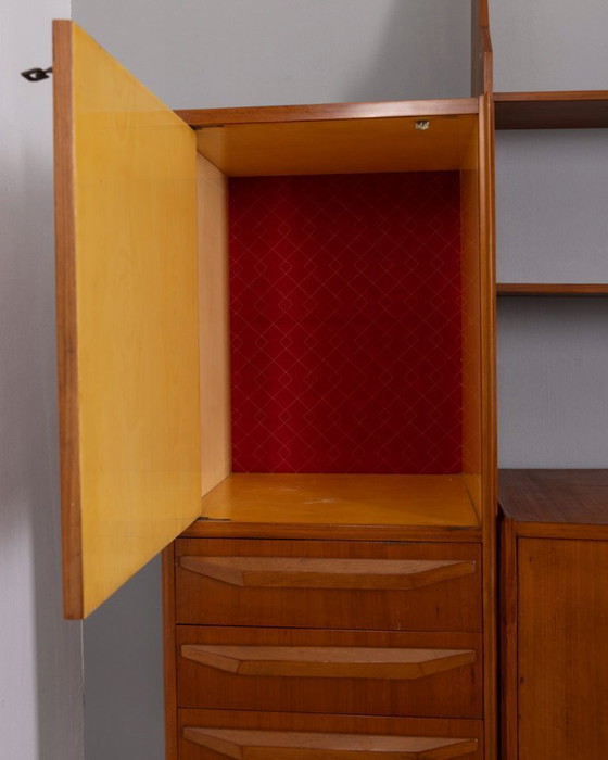 Image 1 of Vintage teakhouten dressoir uit de jaren 60 met wandmontagesysteem, Italiaans design.