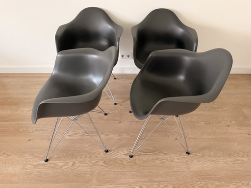 4x Vitra DAR Stoel – eetkamerstoelen, Metal, Plastic (photo 2 of 9)