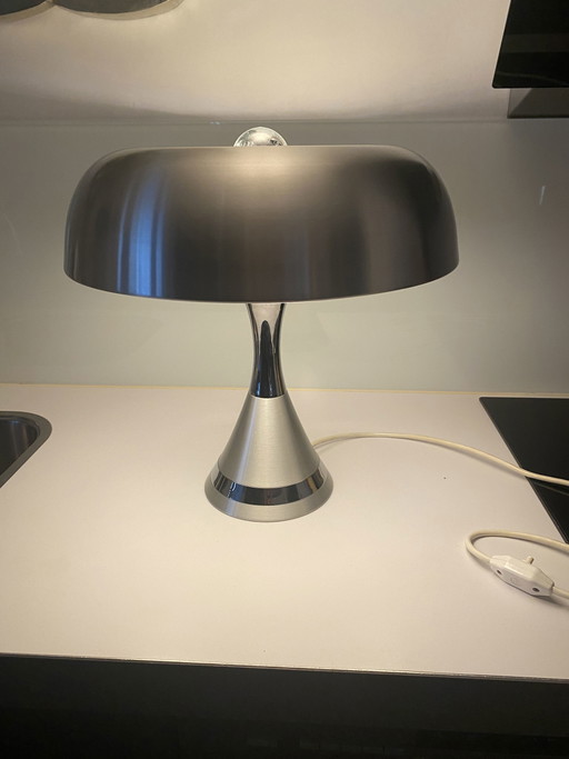 Lampe à poser en forme de champignon