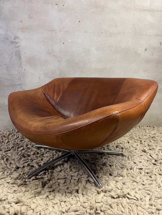 Image 1 of Etichetta GIGI Gerard van den Berg, pelle cognac con base girevole in acciaio inossidabile