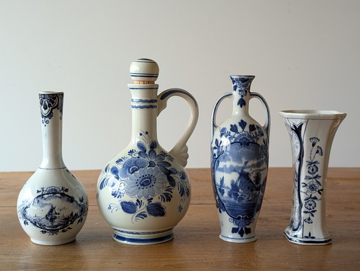 Set van 4 Delfts Blauw aardewerk vazen – handgeschilderd, Holland, 20e eeuw