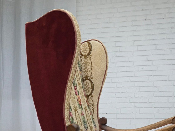 Image 1 of Poltrona danese con schienale alto, anni '50, tessuto di lana intrecciato, velluto rosso per mobili, legno di frassino.