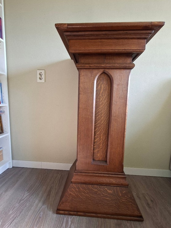 Pedestal de roble de iglesia – Mesa para plantas, Madera (photo 4 of 7)