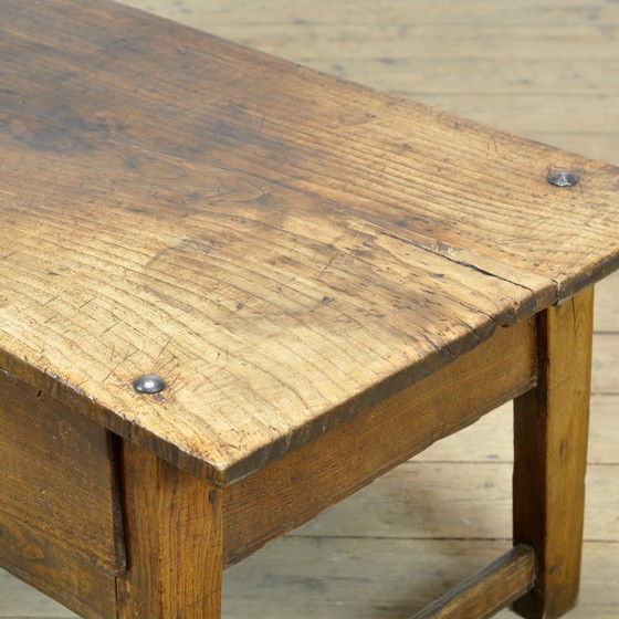 Image 1 of Oak coffee table, circa 1820