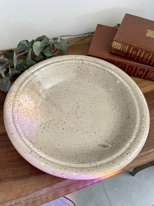 Plat en poterie Maine