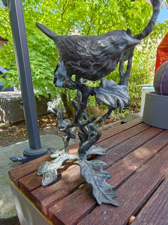Image 1 of Sculpture en bronze : 2 oiseaux sur des branches feuillues, belle patine