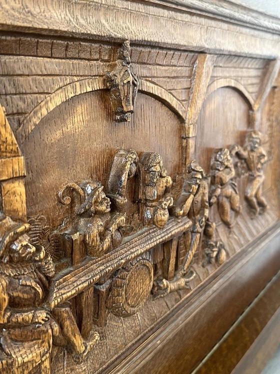 Image 1 of Cassapanca unica in quercia intagliata