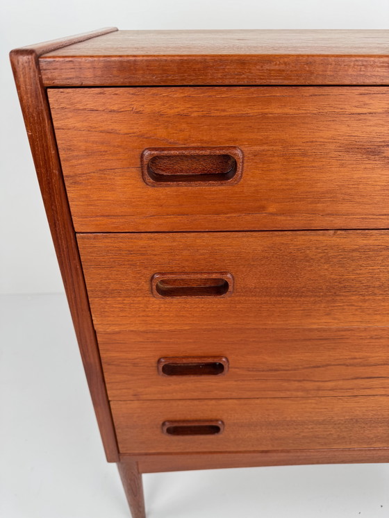 Image 1 of Deense teakhouten ladekast van Mogens Kold Møbelfabrik – verfijnd ontwerp uit het midden van de eeuw