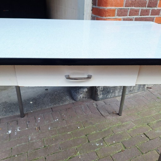 Jaren 60 / Jaren 70 Formica Tafel met Lade