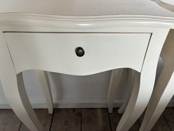 2 Beautiful Louis XV Style Nightstands – Wood (photo 5 of 6)