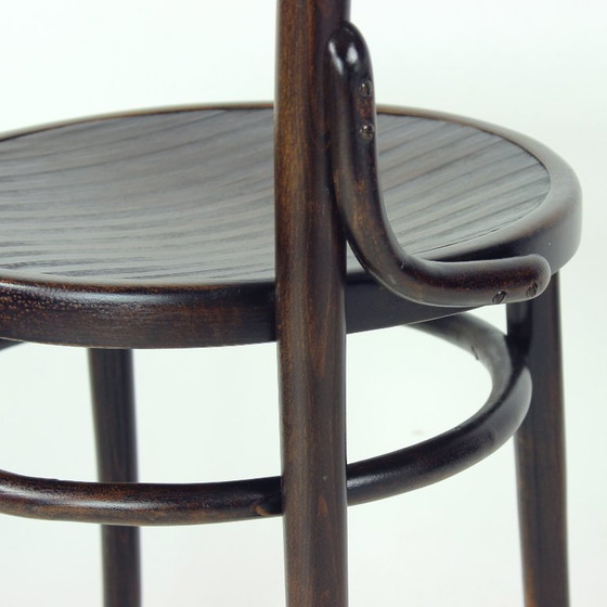 Bentwood Chair by Thonet, Czechoslovakia 1940s – Dining chairs, Klassiek (photo 7 of 15)