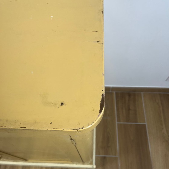 Image 1 of Antiek botergeel keukendressoir, eind 19e - begin 20e eeuw