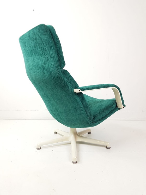 Image 1 of Artifort Drehsessel grün | neuer grüner Stoff