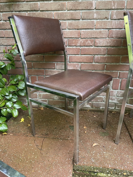Image 1 of Ensemble de 4 chaises vintage milieu du siècle en chrome et simili cuir