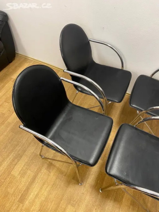 Juego de 4 sillas retro con reposabrazos, década de 1980, Checoslovaquia