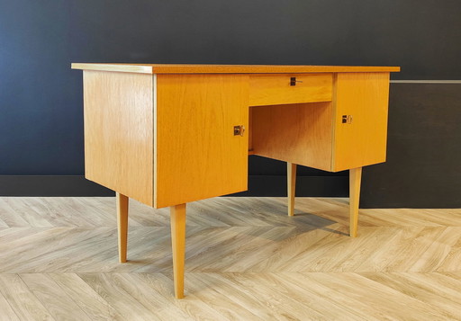 Bureau vintage des années 70